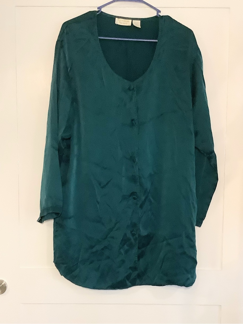 VICTORIA'S SECRET GOLD LABEL GREEN SILK SLEEP SHIRT SZ M
